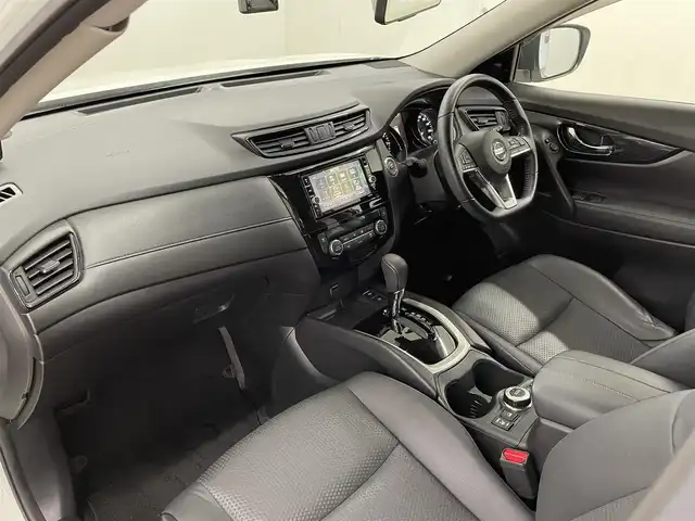 日産 エクストレイル 20Xi 長崎県 2019(令1)年 5.8万km ブリリアントホワイトパール 純正7インチナビ　（MM319D-W）/・フルセグTV　CD/DVD/SD/Bluetooth/4WD/寒冷地仕様/プロパイロット/バックカメラ/インテリジェントアラウンドビューモニター/インテリジェントルームミラー/ETC/前後ドライブレコーダー/衝突軽減ブレーキ/横滑り防止/レーンキープアシスト/ステアリングスイッチ/アダプティブクルーズコントロール/コーナーセンサー/ダウンヒルアシストコントロール/シートヒーター/アイドリングストップ/プッシュスタート/純正エンジンスターター/純正フロアマット/純正18インチAW