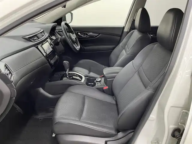 日産 エクストレイル 20Xi 長崎県 2019(令1)年 5.8万km ブリリアントホワイトパール 純正7インチナビ　（MM319D-W）/・フルセグTV　CD/DVD/SD/Bluetooth/4WD/寒冷地仕様/プロパイロット/バックカメラ/インテリジェントアラウンドビューモニター/インテリジェントルームミラー/ETC/前後ドライブレコーダー/衝突軽減ブレーキ/横滑り防止/レーンキープアシスト/ステアリングスイッチ/アダプティブクルーズコントロール/コーナーセンサー/ダウンヒルアシストコントロール/シートヒーター/アイドリングストップ/プッシュスタート/純正エンジンスターター/純正フロアマット/純正18インチAW