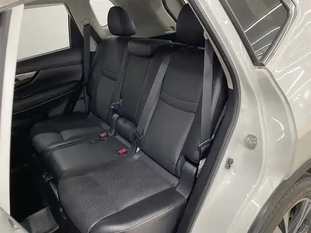 日産 エクストレイル 20Xi 長崎県 2019(令1)年 5.8万km ブリリアントホワイトパール 純正7インチナビ　（MM319D-W）/・フルセグTV　CD/DVD/SD/Bluetooth/4WD/寒冷地仕様/プロパイロット/バックカメラ/インテリジェントアラウンドビューモニター/インテリジェントルームミラー/ETC/前後ドライブレコーダー/衝突軽減ブレーキ/横滑り防止/レーンキープアシスト/ステアリングスイッチ/アダプティブクルーズコントロール/コーナーセンサー/ダウンヒルアシストコントロール/シートヒーター/アイドリングストップ/プッシュスタート/純正エンジンスターター/純正フロアマット/純正18インチAW