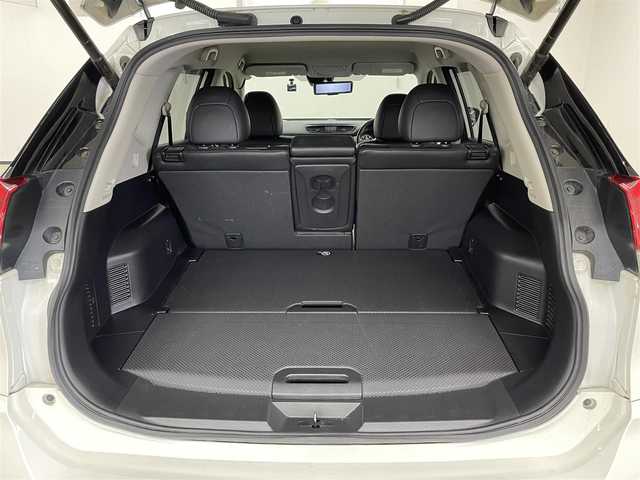 日産 エクストレイル 20Xi 長崎県 2019(令1)年 5.8万km ブリリアントホワイトパール 純正7インチナビ　（MM319D-W）/・フルセグTV　CD/DVD/SD/Bluetooth/4WD/寒冷地仕様/プロパイロット/バックカメラ/インテリジェントアラウンドビューモニター/インテリジェントルームミラー/ETC/前後ドライブレコーダー/衝突軽減ブレーキ/横滑り防止/レーンキープアシスト/ステアリングスイッチ/アダプティブクルーズコントロール/コーナーセンサー/ダウンヒルアシストコントロール/シートヒーター/アイドリングストップ/プッシュスタート/純正エンジンスターター/純正フロアマット/純正18インチAW
