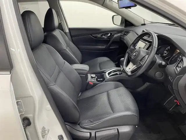 日産 エクストレイル 20Xi 長崎県 2019(令1)年 5.8万km ブリリアントホワイトパール 純正7インチナビ　（MM319D-W）/・フルセグTV　CD/DVD/SD/Bluetooth/4WD/寒冷地仕様/プロパイロット/バックカメラ/インテリジェントアラウンドビューモニター/インテリジェントルームミラー/ETC/前後ドライブレコーダー/衝突軽減ブレーキ/横滑り防止/レーンキープアシスト/ステアリングスイッチ/アダプティブクルーズコントロール/コーナーセンサー/ダウンヒルアシストコントロール/シートヒーター/アイドリングストップ/プッシュスタート/純正エンジンスターター/純正フロアマット/純正18インチAW