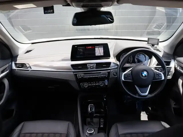 ＢＭＷ Ｘ１ xDrive 18d xライン 宮城県 2020(令2)年 3.8万km ミネラルホワイト コンフォートＰＫＧ/純正ナビ（ＢＴ）/ＬＩＭスイッチ/インテリジェントセーフティ/ダイナミックトラクションコントロール/パークディスタンス/ダウンヒルアシスト/バックカメラ/ドライブモード/ハーフレザーシート/パワーシート（DN席）/メモリーシート（D席）/コーナーセンサー（前後）/デュアルエアコン/電動格納ミラー/ドライブレコーダー（前方）/リヤフォグランプ/フロントフォグランプ/プッシュスタート/コンフォートアクセス/MTモード付/ミラー一体型ETC/純正１８インチAW/純正フロアマット/ＬＥＤヘッドライト/オートライト/アイドリングストップ/禁煙車/カーフィルム/アンビエントライト/電動サイドブレーキ