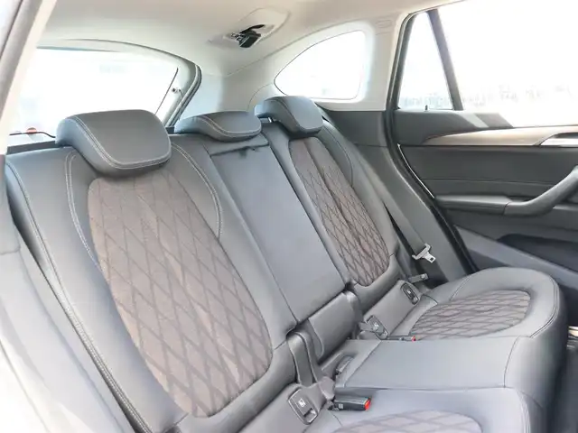 ＢＭＷ Ｘ１ xDrive 18d xライン 宮城県 2020(令2)年 3.8万km ミネラルホワイト コンフォートＰＫＧ/純正ナビ（ＢＴ）/ＬＩＭスイッチ/インテリジェントセーフティ/ダイナミックトラクションコントロール/パークディスタンス/ダウンヒルアシスト/バックカメラ/ドライブモード/ハーフレザーシート/パワーシート（DN席）/メモリーシート（D席）/コーナーセンサー（前後）/デュアルエアコン/電動格納ミラー/ドライブレコーダー（前方）/リヤフォグランプ/フロントフォグランプ/プッシュスタート/コンフォートアクセス/MTモード付/ミラー一体型ETC/純正１８インチAW/純正フロアマット/ＬＥＤヘッドライト/オートライト/アイドリングストップ/禁煙車/カーフィルム/アンビエントライト/電動サイドブレーキ