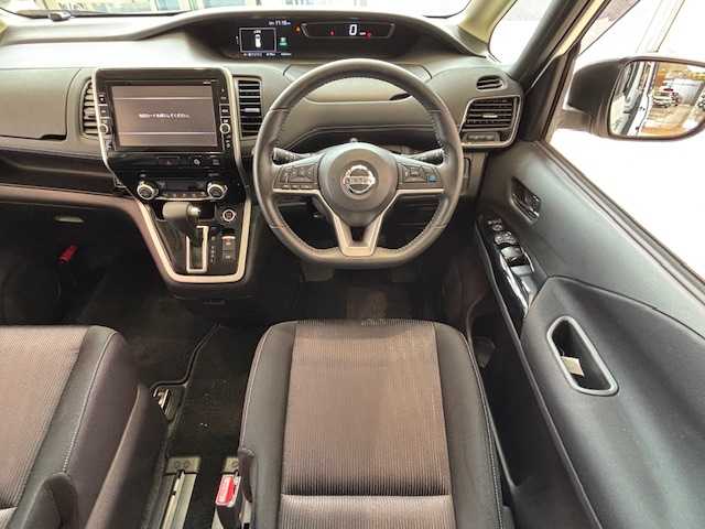 日産 セレナ ハイウェイスター Vセレクション 埼玉県 2018(平30)年 4.4万km ブリリアントホワイトパール エマージェンシーブレーキ/プロパイロット/純正SDナビ/　　CD/DVD/BT/フルセグ/AUX/アラウンドビューモニター/両側パワースライドドア/LEDオートライト/純正16インチアルミホイール/デジタルインナーミラー/ステアリングスイッチ/アイドリングストップ/USBポート/スマートキー/ETC/禁煙車