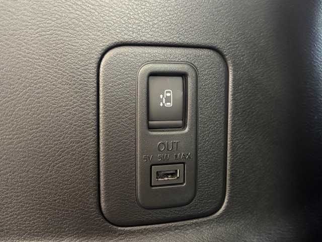 日産 セレナ ハイウェイスター Vセレクション 埼玉県 2018(平30)年 4.4万km ブリリアントホワイトパール エマージェンシーブレーキ/プロパイロット/純正SDナビ/　　CD/DVD/BT/フルセグ/AUX/アラウンドビューモニター/両側パワースライドドア/LEDオートライト/純正16インチアルミホイール/デジタルインナーミラー/ステアリングスイッチ/アイドリングストップ/USBポート/スマートキー/ETC/禁煙車