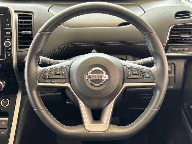 日産 セレナ ハイウェイスター Vセレクション 埼玉県 2018(平30)年 4.4万km ブリリアントホワイトパール エマージェンシーブレーキ/プロパイロット/純正SDナビ/　　CD/DVD/BT/フルセグ/AUX/アラウンドビューモニター/両側パワースライドドア/LEDオートライト/純正16インチアルミホイール/デジタルインナーミラー/ステアリングスイッチ/アイドリングストップ/USBポート/スマートキー/ETC/禁煙車