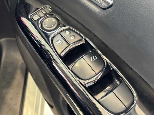 日産 セレナ ハイウェイスター Vセレクション 埼玉県 2018(平30)年 4.4万km ブリリアントホワイトパール エマージェンシーブレーキ/プロパイロット/純正SDナビ/　　CD/DVD/BT/フルセグ/AUX/アラウンドビューモニター/両側パワースライドドア/LEDオートライト/純正16インチアルミホイール/デジタルインナーミラー/ステアリングスイッチ/アイドリングストップ/USBポート/スマートキー/ETC/禁煙車