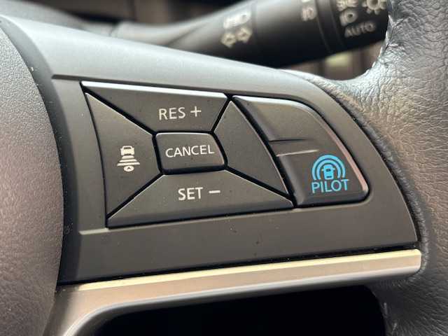 日産 セレナ ハイウェイスター Vセレクション 埼玉県 2018(平30)年 4.4万km ブリリアントホワイトパール エマージェンシーブレーキ/プロパイロット/純正SDナビ/　　CD/DVD/BT/フルセグ/AUX/アラウンドビューモニター/両側パワースライドドア/LEDオートライト/純正16インチアルミホイール/デジタルインナーミラー/ステアリングスイッチ/アイドリングストップ/USBポート/スマートキー/ETC/禁煙車