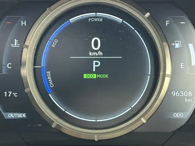 レクサス ＩＳ 300h Fスポーツ 兵庫県 2014(平26)年 9.7万km スターライトブラックガラスフレーク サンルーフ/純正ナビ/(CD/Blu-ray/BT/AUX/USB)/フルセグTV/バックカメラ/ETC/クルーズコントロール/パドルシフト/前席シートヒーター/前席パワーシート/革巻きステアリング/ステアリングリモコン/防眩ミラー/板キー/ISOFIX/オートリトラミラー/純正フロアマット