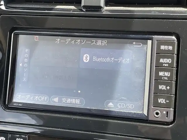 トヨタ プリウス Sセーフティプラス 宮崎県 2018(平30)年 8.6万km シルバーM 純正メモリナビ　/AM/FM/CD/DVD/BT/TV　/バックカメラ　/トヨタセーフティセンス/レーダークルーズコントロール/車線逸脱防止装置/衝突被害軽減装置/先進車発進お知らせ装置/横滑り防止装置/オートマチックハイビーム/ドライブレコーダー　/ETC/ISOFIX/純正ドアバイザー