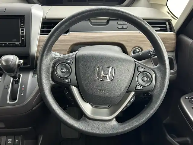 ホンダ フリード G 道央・札幌 2023(令5)年 1.9万km プラチナホワイトパール ・４WD/・コンフォートビューパッケージ/・ホンダセンシング/・ギャザーズナビ/　CD/DVD/SD/BT/フルセグ/・バックカメラ/・ビルトインETC/・衝突軽減ブレーキ/・レーダークルーズコントロール/・レーンキープアシスト/・リアコーナーセンサー/・両側パワースライドドア/・前席シートヒーター/・アイドリングストップ/・ステアリングスイッチ/・LEDヘッドライト/・フォグライト/・オートライト/・プッシュスタート/・スマートキー