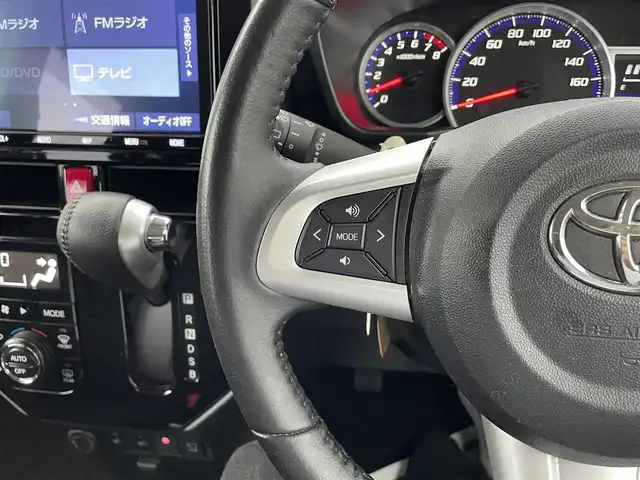 トヨタ ルーミー カスタムG 島根県 2019(令1)年 2.5万km パールホワイトⅢ 登録時走行距離24911km/純正ナビ(AM/FM/Bluetooth/CD/DVD)/フルセグテレビ/全方位カメラ/両側パワースライドドア/クルーズコントロール/コーナーセンサー/純正アルミホイール/LEDヘッドライト/オートマチックハイビーム/ドライブレコーダー前後/衝突軽減システム/ステアリングスイッチ/スマートキー/プッシュスタート/シートヒーター
