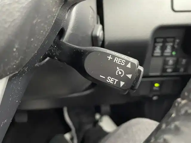 トヨタ ルーミー カスタムG 島根県 2019(令1)年 2.5万km パールホワイトⅢ 登録時走行距離24911km/純正ナビ(AM/FM/Bluetooth/CD/DVD)/フルセグテレビ/全方位カメラ/両側パワースライドドア/クルーズコントロール/コーナーセンサー/純正アルミホイール/LEDヘッドライト/オートマチックハイビーム/ドライブレコーダー前後/衝突軽減システム/ステアリングスイッチ/スマートキー/プッシュスタート/シートヒーター
