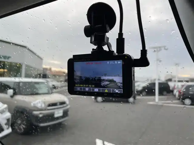 トヨタ ルーミー カスタムG 島根県 2019(令1)年 2.5万km パールホワイトⅢ 登録時走行距離24911km/純正ナビ(AM/FM/Bluetooth/CD/DVD)/フルセグテレビ/全方位カメラ/両側パワースライドドア/クルーズコントロール/コーナーセンサー/純正アルミホイール/LEDヘッドライト/オートマチックハイビーム/ドライブレコーダー前後/衝突軽減システム/ステアリングスイッチ/スマートキー/プッシュスタート/シートヒーター