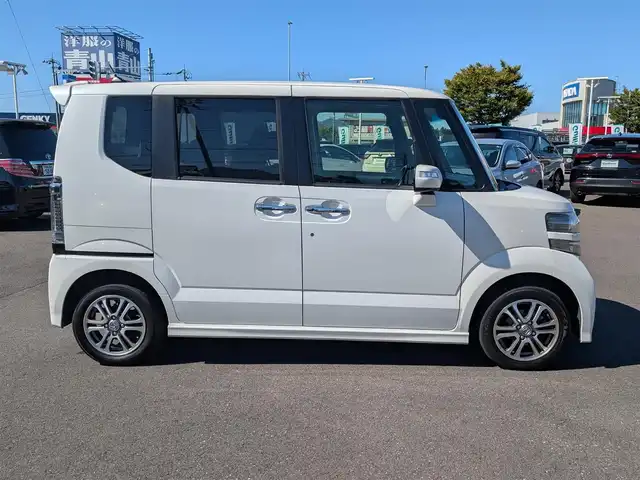 ホンダ Ｎ ＢＯＸ カスタム G SSパッケージ 福井県 2015(平27)年 5.6万km プレミアムホワイトパールⅡ ４WD/パイオニアサイバーナビ/フルセグテレビ/バックカメラ/両側パワースライドドア/衝突被害軽減システム/横滑り防止装置/盗難防止装置/アイドリングストップ/後席サンシェード/シートヒーター/純正フロアマット/ダブル＋サイドエアバッグ/カーテンエアバッグ/チップアップシート/キセノンヘッドライト/Fフォグ/電格ミラー/純正14インチAW/スマートキー