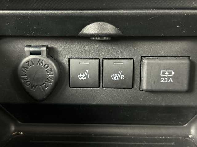 トヨタ ライズ Z 愛知県 2021(令3)年 4.9万km ファイアークォーツレッドM 禁煙車/純正7インチナビ/(CD/TV/Bluetooth)/バックカメラ/スマートアシスト/・衝突軽減ブレーキ/・レーンキープアシスト/・オートマチックハイビーム/・レーダークルーズコントロール/ブラインドスポットモニター/コーナーセンサー/前後ドライブレコーダー/ETC/前席シートヒーター/純正17インチアルミホイール/プッシュスタート/スマートキー/LEDヘッドライト/フロントフォグランプ/オートライト/純正フロアマット/ステアリングスイッチ