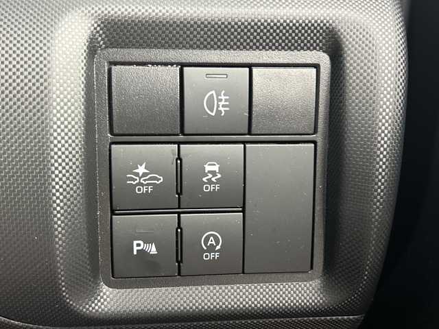 トヨタ ライズ Z 愛知県 2021(令3)年 4.9万km ファイアークォーツレッドM 禁煙車/純正7インチナビ/(CD/TV/Bluetooth)/バックカメラ/スマートアシスト/・衝突軽減ブレーキ/・レーンキープアシスト/・オートマチックハイビーム/・レーダークルーズコントロール/ブラインドスポットモニター/コーナーセンサー/前後ドライブレコーダー/ETC/前席シートヒーター/純正17インチアルミホイール/プッシュスタート/スマートキー/LEDヘッドライト/フロントフォグランプ/オートライト/純正フロアマット/ステアリングスイッチ