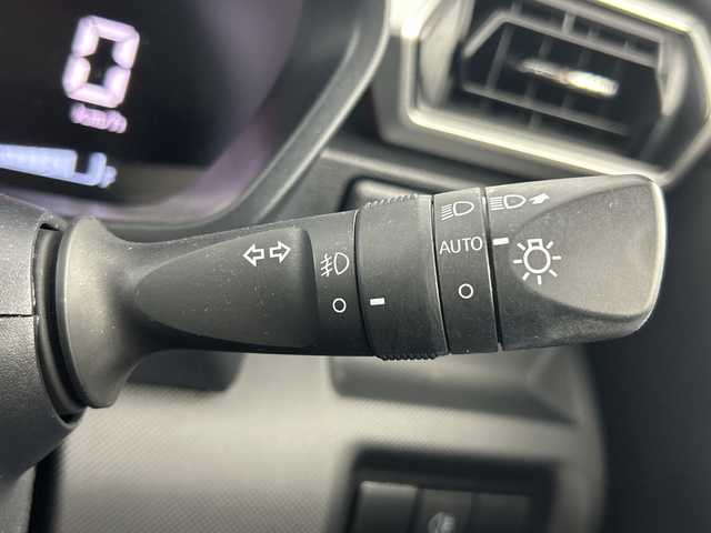 トヨタ ライズ Z 愛知県 2021(令3)年 4.9万km ファイアークォーツレッドM 禁煙車/純正7インチナビ/(CD/TV/Bluetooth)/バックカメラ/スマートアシスト/・衝突軽減ブレーキ/・レーンキープアシスト/・オートマチックハイビーム/・レーダークルーズコントロール/ブラインドスポットモニター/コーナーセンサー/前後ドライブレコーダー/ETC/前席シートヒーター/純正17インチアルミホイール/プッシュスタート/スマートキー/LEDヘッドライト/フロントフォグランプ/オートライト/純正フロアマット/ステアリングスイッチ