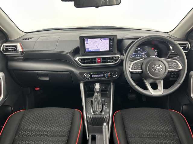 トヨタ ライズ Z 愛知県 2021(令3)年 4.9万km ファイアークォーツレッドM 禁煙車/純正7インチナビ/(CD/TV/Bluetooth)/バックカメラ/スマートアシスト/・衝突軽減ブレーキ/・レーンキープアシスト/・オートマチックハイビーム/・レーダークルーズコントロール/ブラインドスポットモニター/コーナーセンサー/前後ドライブレコーダー/ETC/前席シートヒーター/純正17インチアルミホイール/プッシュスタート/スマートキー/LEDヘッドライト/フロントフォグランプ/オートライト/純正フロアマット/ステアリングスイッチ