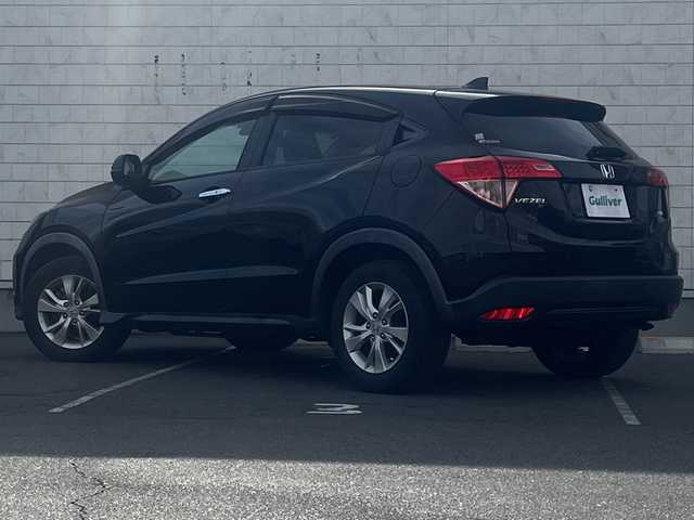 ホンダ ヴェゼル X ホンダセンシング 長野県 2016(平28)年 12.8万km クリスタルブラックパール ・純正8インチSDナビナゲーション/CD DVD フルセグTV Bluetooth/・バックカメラ/・ビルトインETC/・ワンオーナー/・ホンダセンシング/・レーダークルーズコントロール/・レーンキープアシスト/・オートマチックハイビーム/・LEDヘッドライト/・オートライト/・フォグライト/・アイドリングストップ/・横滑り防止装置/・純正16インチアルミホイール/・ドライブレコーダー/・シートヒーター(D/N)/・ウィンカーミラー/・電動格納ミラー/・スマートキー/・エンジンプッシュスタート/・フロアマット