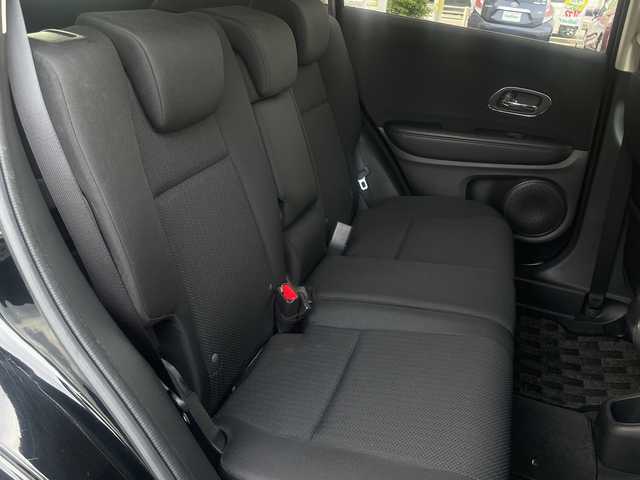 ホンダ ヴェゼル X ホンダセンシング 長野県 2016(平28)年 12.8万km クリスタルブラックパール ・純正8インチSDナビナゲーション/CD DVD フルセグTV Bluetooth/・バックカメラ/・ビルトインETC/・ワンオーナー/・ホンダセンシング/・レーダークルーズコントロール/・レーンキープアシスト/・オートマチックハイビーム/・LEDヘッドライト/・オートライト/・フォグライト/・アイドリングストップ/・横滑り防止装置/・純正16インチアルミホイール/・ドライブレコーダー/・シートヒーター(D/N)/・ウィンカーミラー/・電動格納ミラー/・スマートキー/・エンジンプッシュスタート/・フロアマット