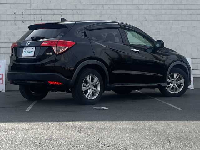 ホンダ ヴェゼル X ホンダセンシング 長野県 2016(平28)年 12.8万km クリスタルブラックパール ・純正8インチSDナビナゲーション/CD DVD フルセグTV Bluetooth/・バックカメラ/・ビルトインETC/・ワンオーナー/・ホンダセンシング/・レーダークルーズコントロール/・レーンキープアシスト/・オートマチックハイビーム/・LEDヘッドライト/・オートライト/・フォグライト/・アイドリングストップ/・横滑り防止装置/・純正16インチアルミホイール/・ドライブレコーダー/・シートヒーター(D/N)/・ウィンカーミラー/・電動格納ミラー/・スマートキー/・エンジンプッシュスタート/・フロアマット