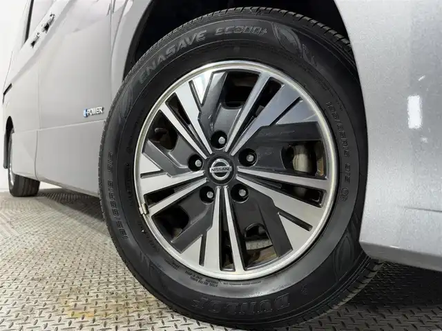 日産 セレナ e－パワー ハイウェイスター V 大阪府 2020(令2)年 4.1万km ダークメタルグレー/ダイヤモンドブラック ProPILOT 純正9incナビTV 360カメラ フリップダウンモニター デジタルインナーミラー シート＆ステアリングヒーター レーダークルコン 衝突軽減ブレーキ レーンアシスト ブラインドSM 両側パワースライドドア ETC