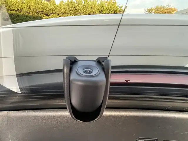 マツダ マツダ３ファストバック 20S Lパッケージ 島根県 2022(令4)年 4.6万km スノーフレイクホワイトパールマイカ ワンオーナー　/純正ナビ　/BOSEシステム /フルセグTV　/ＤＶＤ再生　/Ｂｌｕｅｔｏｏｔｈ接続　/全方位／バック／フロント／サイドカメラ/ETC　/前後ドライブレコーダー　/アダプティブクルーズコントロール/アイドリングストップ　/衝突軽減ブレーキ/前後コーナーセンサー　/本革シート　/運転席メモリーパワーシート/前席シートヒーター/ハンドルヒーター/オートハイビーム／ライト/スマートキー　/純正LEDヘッドライト　/純正１８インチアルミホイール/純正キャリパー/保証書・取扱説明書（本体＋ナビ）/スペアキー１本