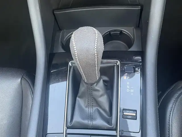 マツダ マツダ３ファストバック 20S Lパッケージ 島根県 2022(令4)年 4.6万km スノーフレイクホワイトパールマイカ ワンオーナー　/純正ナビ　/BOSEシステム /フルセグTV　/ＤＶＤ再生　/Ｂｌｕｅｔｏｏｔｈ接続　/全方位／バック／フロント／サイドカメラ/ETC　/前後ドライブレコーダー　/アダプティブクルーズコントロール/アイドリングストップ　/衝突軽減ブレーキ/前後コーナーセンサー　/本革シート　/運転席メモリーパワーシート/前席シートヒーター/ハンドルヒーター/オートハイビーム／ライト/スマートキー　/純正LEDヘッドライト　/純正１８インチアルミホイール/純正キャリパー/保証書・取扱説明書（本体＋ナビ）/スペアキー１本