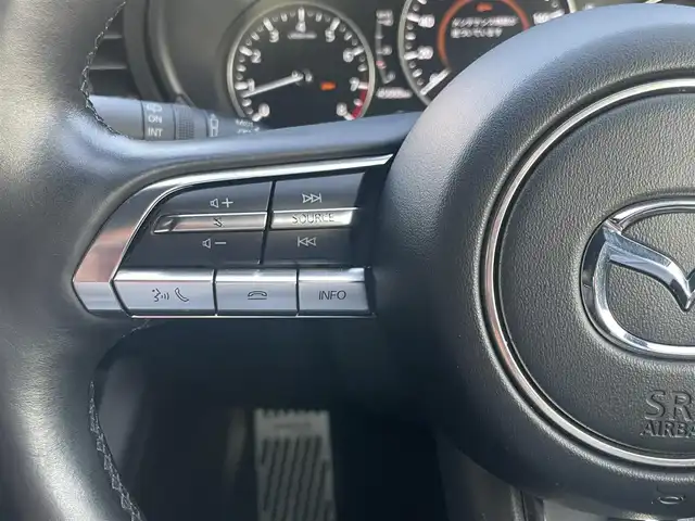 マツダ マツダ３ファストバック 20S Lパッケージ 島根県 2022(令4)年 4.6万km スノーフレイクホワイトパールマイカ ワンオーナー　/純正ナビ　/BOSEシステム /フルセグTV　/ＤＶＤ再生　/Ｂｌｕｅｔｏｏｔｈ接続　/全方位／バック／フロント／サイドカメラ/ETC　/前後ドライブレコーダー　/アダプティブクルーズコントロール/アイドリングストップ　/衝突軽減ブレーキ/前後コーナーセンサー　/本革シート　/運転席メモリーパワーシート/前席シートヒーター/ハンドルヒーター/オートハイビーム／ライト/スマートキー　/純正LEDヘッドライト　/純正１８インチアルミホイール/純正キャリパー/保証書・取扱説明書（本体＋ナビ）/スペアキー１本