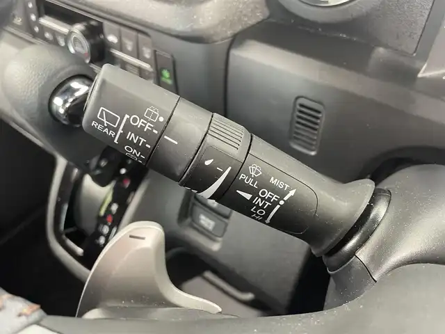 ホンダ Ｎ ＢＯＸ カスタム ターボ 大分県 2023(令5)年 2万km メテオロイドグレーメタリック ホンダセンシング搭載/・衝突軽減ブレーキ/・先行車発進お知らせ機能/・歩行者事故低減ステアリング/・路外逸脱抑制制御機能/・標識認識機能/・渋滞追従機能付アダプティブクルーズコントロール/・車線維持支援システム/・誤発進抑制機能/・後方誤発進抑制機能/・近距離衝突軽減ブレーキ/・急アクセル抑制機能/・パーキングセンサーシステム/・オートハイビーム/マルチビューカメラシステム/純正9型ナビ　型式：LXU-242NBi/・フルセグTV、CD/DVD、BT対応、USB/・AppleCarPlay、AndroidAuto/ステアリングスイッチ/両側電動スライドドア/ETC/ハーフレザーシート/・前席シートヒーター/パドルシフト/電動格納ミラー/純正フロアマット/オートライト/LEDヘッドライト/純正15インチアルミホイール/保証書、取説、スペアキー有