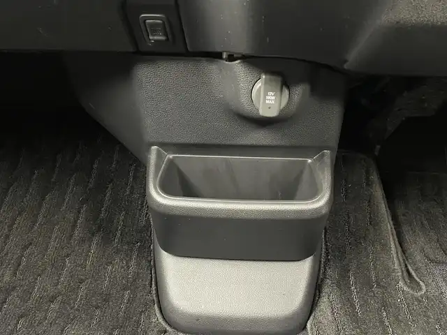 ホンダ Ｎ ＢＯＸ カスタム ターボ 大分県 2023(令5)年 2万km メテオロイドグレーメタリック ホンダセンシング搭載/・衝突軽減ブレーキ/・先行車発進お知らせ機能/・歩行者事故低減ステアリング/・路外逸脱抑制制御機能/・標識認識機能/・渋滞追従機能付アダプティブクルーズコントロール/・車線維持支援システム/・誤発進抑制機能/・後方誤発進抑制機能/・近距離衝突軽減ブレーキ/・急アクセル抑制機能/・パーキングセンサーシステム/・オートハイビーム/マルチビューカメラシステム/純正9型ナビ　型式：LXU-242NBi/・フルセグTV、CD/DVD、BT対応、USB/・AppleCarPlay、AndroidAuto/ステアリングスイッチ/両側電動スライドドア/ETC/ハーフレザーシート/・前席シートヒーター/パドルシフト/電動格納ミラー/純正フロアマット/オートライト/LEDヘッドライト/純正15インチアルミホイール/保証書、取説、スペアキー有