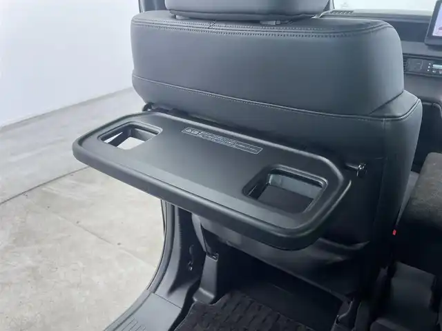 ホンダ Ｎ ＢＯＸ カスタム ターボ 大分県 2023(令5)年 2万km メテオロイドグレーメタリック ホンダセンシング搭載/・衝突軽減ブレーキ/・先行車発進お知らせ機能/・歩行者事故低減ステアリング/・路外逸脱抑制制御機能/・標識認識機能/・渋滞追従機能付アダプティブクルーズコントロール/・車線維持支援システム/・誤発進抑制機能/・後方誤発進抑制機能/・近距離衝突軽減ブレーキ/・急アクセル抑制機能/・パーキングセンサーシステム/・オートハイビーム/マルチビューカメラシステム/純正9型ナビ　型式：LXU-242NBi/・フルセグTV、CD/DVD、BT対応、USB/・AppleCarPlay、AndroidAuto/ステアリングスイッチ/両側電動スライドドア/ETC/ハーフレザーシート/・前席シートヒーター/パドルシフト/電動格納ミラー/純正フロアマット/オートライト/LEDヘッドライト/純正15インチアルミホイール/保証書、取説、スペアキー有