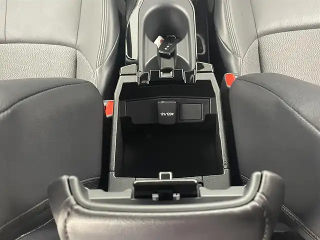 トヨタ カローラ クロス ハイブリッド Z 大分県 2023(令5)年 4.2万km アバンギャルドブロンズメタリック 純正ナビ（フルセグＴＶ／Ｂｌｕｅｔｏｏｔｈ/carplay）/トヨタセーフティーセンス/プリクラッシュセーフティー/レーダークルーズコントロール　/レーンアシスト/オートハイビーム/ブラインドスポットモニター/パワーバックドア　/ハーフレザーシート/運転席パワーシート　/前席シートヒーター　/ビルトインＥＴＣ　/純正ＡＷ　/電動格納ミラー/プッシュスタート・スマートキー