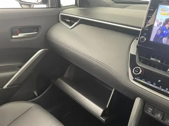 トヨタ カローラ クロス ハイブリッド Z 大分県 2023(令5)年 4.2万km アバンギャルドブロンズメタリック 純正ナビ（フルセグＴＶ／Ｂｌｕｅｔｏｏｔｈ/carplay）/トヨタセーフティーセンス/プリクラッシュセーフティー/レーダークルーズコントロール　/レーンアシスト/オートハイビーム/ブラインドスポットモニター/パワーバックドア　/ハーフレザーシート/運転席パワーシート　/前席シートヒーター　/ビルトインＥＴＣ　/純正ＡＷ　/電動格納ミラー/プッシュスタート・スマートキー