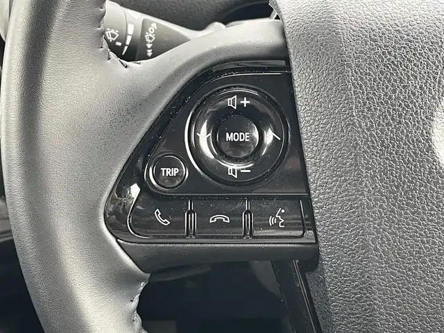 トヨタ プリウス ＰＨＶ S ナビパッケージ 滋賀県 2021(令3)年 3.6万km プラチナホワイトパールマイカ ワンオーナー/純正ナビ11.6型/・Bluetooth/前後ドラレコ/ETC2.0/革ステアリングリモコン/レーダークルーズコントロール/ブラインドスポットモニター/オートリトラミラー/パノラミックビューモニター/プリクラッシュセーフティーセンス/クリアランスソナー/LEDオートライト/オートハイビーム/フォグ/充電ケーブル/USB/RSA（ロードサインアシスト）