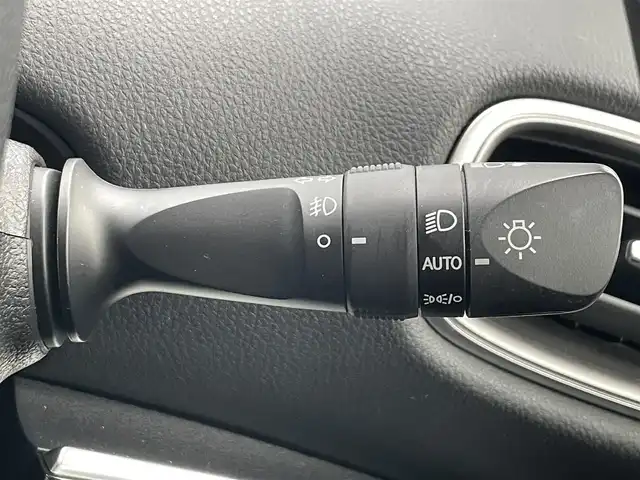 トヨタ プリウス ＰＨＶ S ナビパッケージ 滋賀県 2021(令3)年 3.6万km プラチナホワイトパールマイカ ワンオーナー/純正ナビ11.6型/・Bluetooth/前後ドラレコ/ETC2.0/革ステアリングリモコン/レーダークルーズコントロール/ブラインドスポットモニター/オートリトラミラー/パノラミックビューモニター/プリクラッシュセーフティーセンス/クリアランスソナー/LEDオートライト/オートハイビーム/フォグ/充電ケーブル/USB/RSA（ロードサインアシスト）
