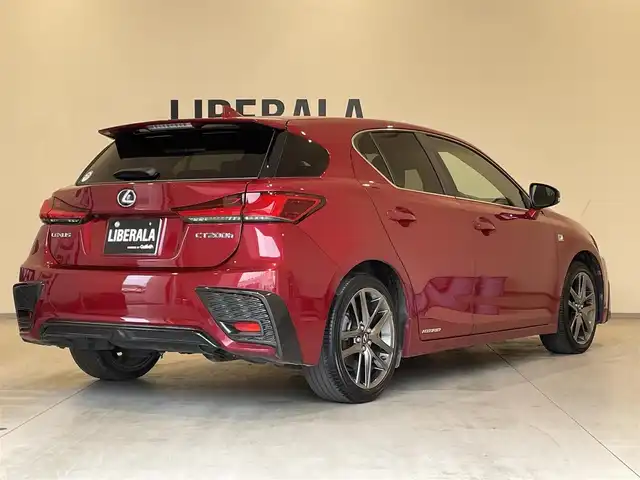 レクサス ＣＴ 200h Fスポーツ 熊本県 2021(令3)年 4.6万km レッドマイカクリスタルシャイン ・スマートキー/・プッシュスタート/・プリクラッシュセーフティ/・レーンデパーチャーアラート/・パーキングサポートアラート/・パーキングサポートブレーキ/・オートマティックハイビーム/・クルーズコントロール/・前席パワーシート/・前席シートヒーター /・ハンドルヒーター /・純正メモリナビ/　【BD・Bluetooth・USB・SD・AUX・MSV】/・フルセグTV/・バックカメラ/・ETC2.0/・LEDヘッドランプ/・LEDフォグランプ/・保証書/取説