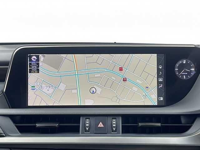 レクサス ＥＳ 300h 栃木県 2019(平31)年 2.4万km ソニッククォーツ 禁煙車/Lexus Ssfety System +/レーンキープアシスト/プリクラッシュセーフティー/レーダークルーズコントロール/BSM/PKSB/オートマチックハイビーム/純正メーカーSDナビ/(フルセグTV/SD/CD/DVD/Blu-ray/SDREC/BT/USB/AUX/Miracast)/バックカメラ/ビルトインETC/Fドライブレコーダー/サンルーフ　レザーシート/シートヒーター/ベンチレーター/ハンドルヒーター/フロントパワーシート/3眼LEDヘッドライト/ヘッドアップディスプレイ/リヤ電動サンシェード/クリアランスソナー/AC100V1500W/サイド/カーテン/ニーエアバック/パドルシフト付革巻きハンドル/純正18インチアルミ