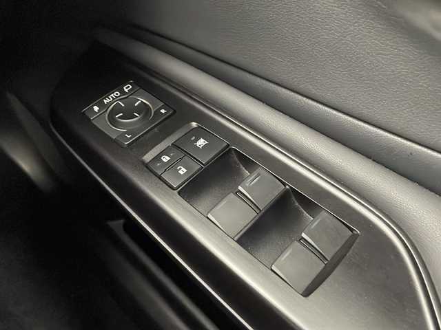レクサス ＥＳ 300h 栃木県 2019(平31)年 2.4万km ソニッククォーツ 禁煙車/Lexus Ssfety System +/レーンキープアシスト/プリクラッシュセーフティー/レーダークルーズコントロール/BSM/PKSB/オートマチックハイビーム/純正メーカーSDナビ/(フルセグTV/SD/CD/DVD/Blu-ray/SDREC/BT/USB/AUX/Miracast)/バックカメラ/ビルトインETC/Fドライブレコーダー/サンルーフ　レザーシート/シートヒーター/ベンチレーター/ハンドルヒーター/フロントパワーシート/3眼LEDヘッドライト/ヘッドアップディスプレイ/リヤ電動サンシェード/クリアランスソナー/AC100V1500W/サイド/カーテン/ニーエアバック/パドルシフト付革巻きハンドル/純正18インチアルミ
