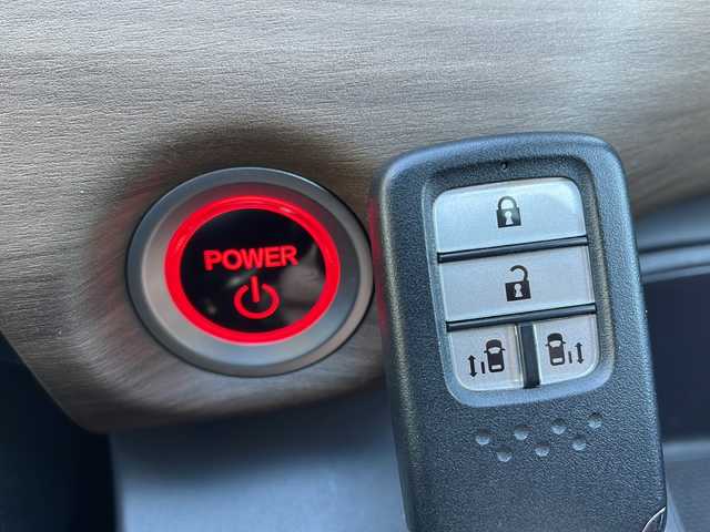 ホンダ フリード ハイブリット G 福島県 2023(令5)年 1.4万km プラチナホワイトパール 4WD 純正ナビ フルセグTV Bluetooth バックカメラ 両側パワースライドドア ホンダンセンシング オートクルーズ ETC LEDヘッドライト レーンキープ オートライト スマートキー