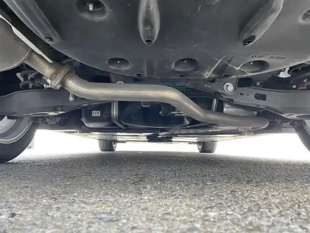 トヨタ カムリ G 佐賀県 2020(令2)年 2.5万km プラチナホワイトパールマイカ トヨタセーフティセンス/・プリクラッシュセーフティ/・レーダークルーズコントロール/・レーンディパーチャーアラート/・オートマチックハイビーム/BSM/クリアランスソナー/純正ディスプレイオーディオ/・T－Connectナビ/・フルセグTV/BT/CD/DVD/・バックカメラ/社外前後ドラレコ/純正17インチAW/ETC/パワーシート/LEDヘッドライト/スペアキー×１/取扱説明書