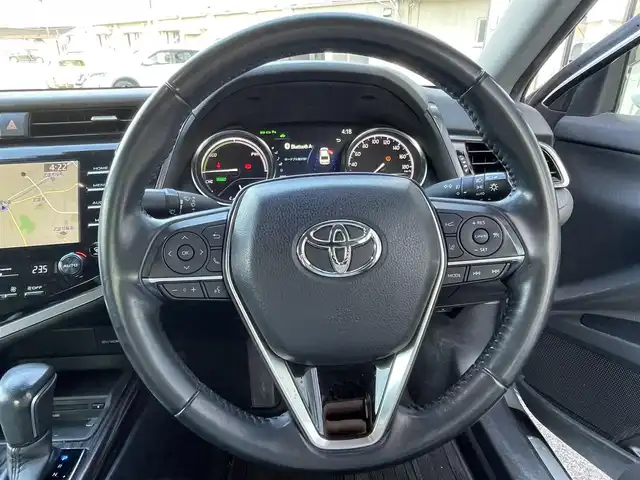 トヨタ カムリ G 佐賀県 2020(令2)年 2.5万km プラチナホワイトパールマイカ トヨタセーフティセンス/・プリクラッシュセーフティ/・レーダークルーズコントロール/・レーンディパーチャーアラート/・オートマチックハイビーム/BSM/クリアランスソナー/純正ディスプレイオーディオ/・T－Connectナビ/・フルセグTV/BT/CD/DVD/・バックカメラ/社外前後ドラレコ/純正17インチAW/ETC/パワーシート/LEDヘッドライト/スペアキー×１/取扱説明書