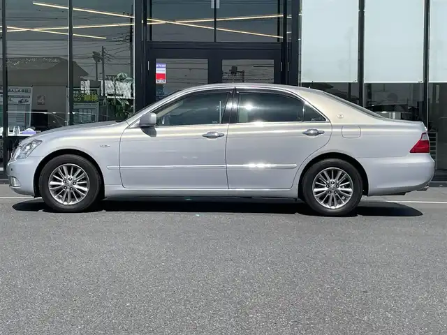 トヨタ クラウン ロイヤル Rサルーン 60th スペシャル 茨城県 2007(平19)年 6.9万km プレミアムシルバーパール 純正ナビ/【AM・FM・CD・DVD・HDD・MD・TV】/クルコン/ETC/Bカメラ/パワーシート/MTモード付AT/前後コーナーセンサー/電動リアサンシェード/オートライト/Fフォグ/キセノンライト/スマートキー/プッシュスタート