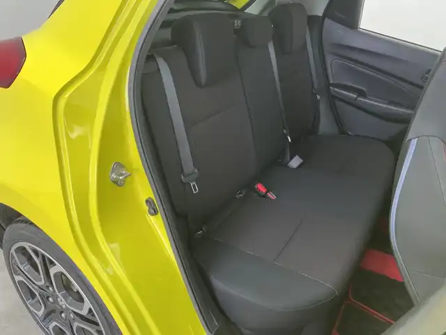 スズキ スイフト スポーツ セーフティPKG 三重県 2018(平30)年 4万km チャンピオンイエロー /禁煙車//社外10インチナビ/（ＣＤ.ＤＶＤ.ＢＴ.フルセグＴＶ）//バックカメラ//デュアルカメラブレーキサポート//レーンキープアシスト//レーダークルーズコントロール//ドライブレコーダー前後//パドルシフト//オートライト//スマートキー