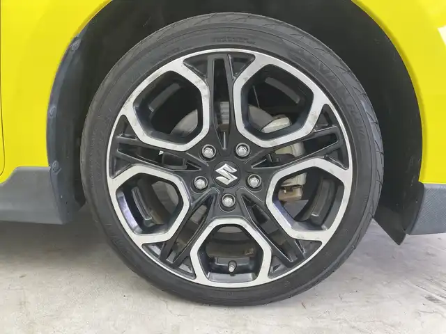スズキ スイフト スポーツ セーフティPKG 三重県 2018(平30)年 4万km チャンピオンイエロー /禁煙車//社外10インチナビ/（ＣＤ.ＤＶＤ.ＢＴ.フルセグＴＶ）//バックカメラ//デュアルカメラブレーキサポート//レーンキープアシスト//レーダークルーズコントロール//ドライブレコーダー前後//パドルシフト//オートライト//スマートキー
