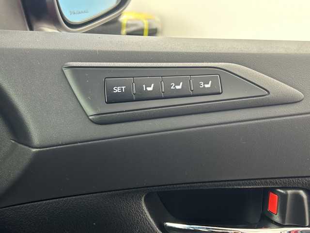 トヨタ ヴェルファイア ハイブリット エグゼクティブ ラウンジ Z 福島県 2021(令3)年 4.3万km ダークレッドマイカメタリック /禁煙車//4WD//ツインムーンルーフ//フリップダウンモニター//Toyota Safety Sense/・プリクラッシュセーフティ/・レーントレーシングアシスト/・レーダークルーズコントロール/・オートマチックハイビーム/・クリアランスソナー//インテリジェントパーキングアシスト//全周囲カメラ//メーカーOPナビ//CD・DVD・SD・HDMI・BT//電動リアゲート//両側パワースライドドア//社外17インチアルミホイール//前後ドライブレコーダー//デジタルインナーミラー//純正フロアマット//本革シート//パワーシート//パワーシートメモリ//前席シートヒーター・エアーシート//2列目シートヒーター・エアシート//オットマン//フォグランプ//LEDヘッドライト//プッシュスタート//スペアキー1本あり//エンジンスターターあり//純正アルミ＋夏タイヤ積載