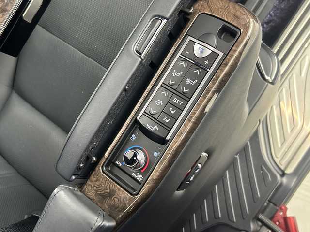 トヨタ ヴェルファイア ハイブリット エグゼクティブ ラウンジ Z 福島県 2021(令3)年 4.3万km ダークレッドマイカメタリック /禁煙車//4WD//ツインムーンルーフ//フリップダウンモニター//Toyota Safety Sense/・プリクラッシュセーフティ/・レーントレーシングアシスト/・レーダークルーズコントロール/・オートマチックハイビーム/・クリアランスソナー//インテリジェントパーキングアシスト//全周囲カメラ//メーカーOPナビ//CD・DVD・SD・HDMI・BT//電動リアゲート//両側パワースライドドア//社外17インチアルミホイール//前後ドライブレコーダー//デジタルインナーミラー//純正フロアマット//本革シート//パワーシート//パワーシートメモリ//前席シートヒーター・エアーシート//2列目シートヒーター・エアシート//オットマン//フォグランプ//LEDヘッドライト//プッシュスタート//スペアキー1本あり//エンジンスターターあり//純正アルミ＋夏タイヤ積載