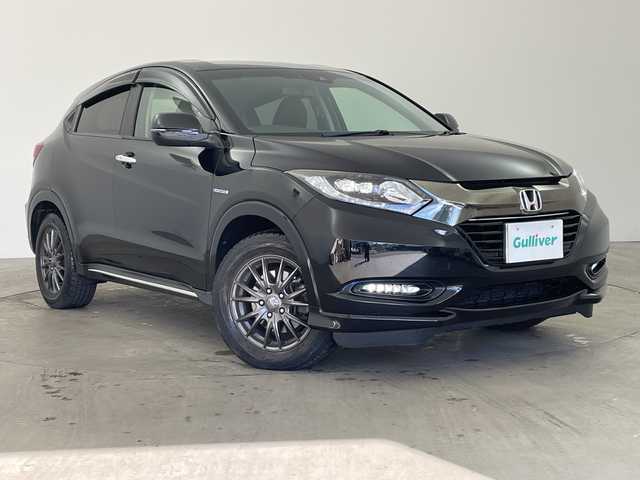 ホンダ ヴェゼル ハイブリッド Z ホンダセンシング 道央・札幌 2017(平29)年 9.3万km クリスタルブラックパール ・Hondaインターナビ/CD/DVD/Bluetooth/USB/・ビルトインETC/・バックカメラ/Honda SENSING/衝突軽減ブレーキ/歩行者事故低減ステアリング/アダプティブクルーズコントロール/車線維持支援システム/路外逸脱抑制機能/誤発進抑制機能/先行車発進お知らせ機能/標識認識機能/・ハーフレザーシート/・前席シートヒーター/・パドルシフト/・LEDヘッドライト/・LEDフォグランプ/・カーテンエアバッグ/・純正17インチアルミホイールセット積み込み/・純正フロアマット/・スマートキー/・スペアキー