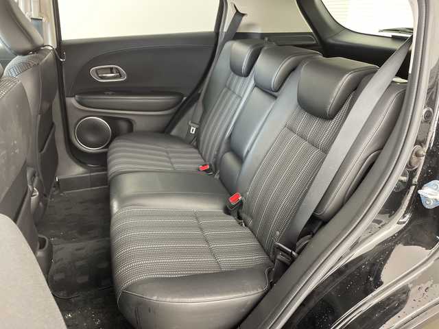 ホンダ ヴェゼル ハイブリッド Z ホンダセンシング 道央・札幌 2017(平29)年 9.3万km クリスタルブラックパール ・Hondaインターナビ/CD/DVD/Bluetooth/USB/・ビルトインETC/・バックカメラ/Honda SENSING/衝突軽減ブレーキ/歩行者事故低減ステアリング/アダプティブクルーズコントロール/車線維持支援システム/路外逸脱抑制機能/誤発進抑制機能/先行車発進お知らせ機能/標識認識機能/・ハーフレザーシート/・前席シートヒーター/・パドルシフト/・LEDヘッドライト/・LEDフォグランプ/・カーテンエアバッグ/・純正17インチアルミホイールセット積み込み/・純正フロアマット/・スマートキー/・スペアキー